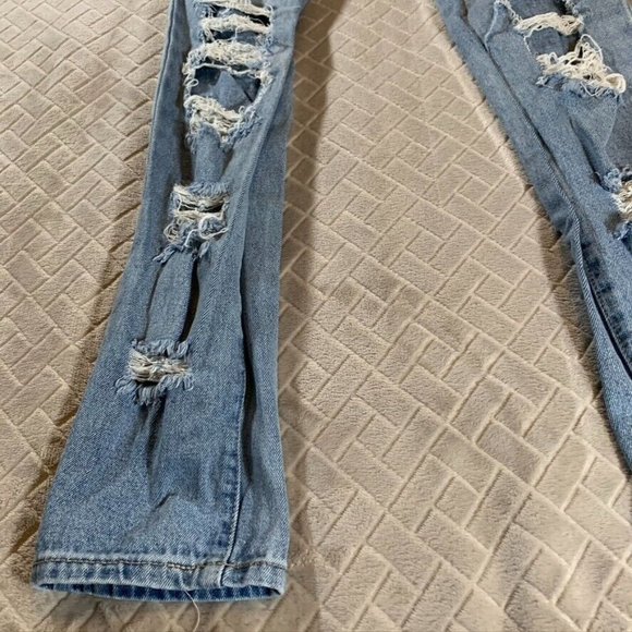 Adika Womens 26 Denim Jeans Blue Extreme Distressed Fray Light Wash Mid Rise - Picture 3 of 12